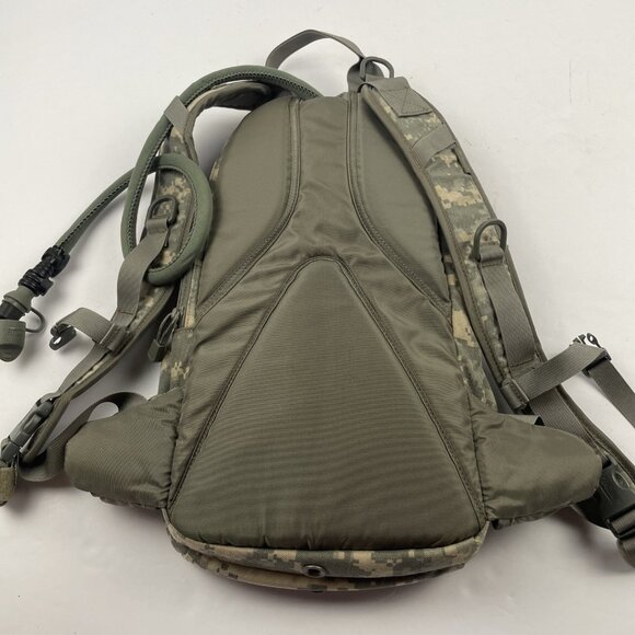 Camelbak Maximum Gear Digital Camo Hydration Backpack With Bladder Hiking Bag - Picture 2 of 14
